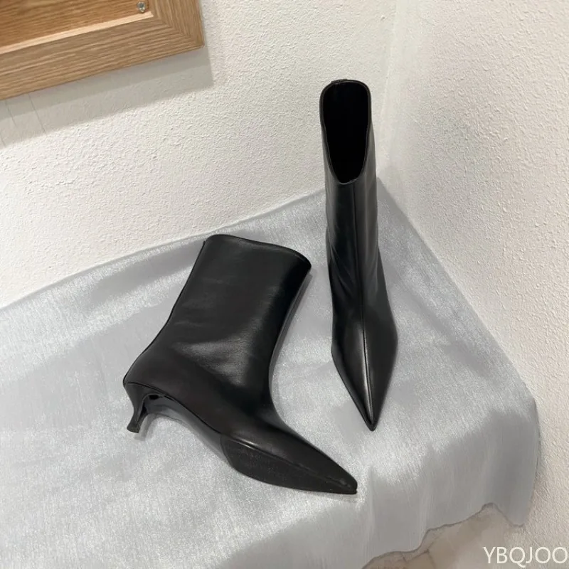 Women'S Fashion Korea - Sepatu Boots Pendek Wanita Model Baru