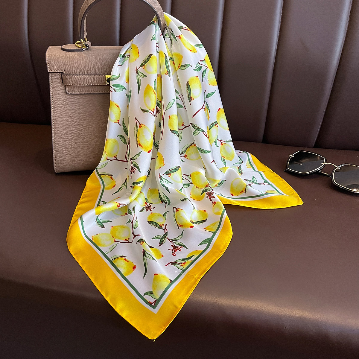 Syal Sutra Persegi Gambar Ceta - Women Fashion Necktie ulasan dan harga